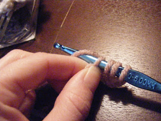  How to crochet a heart & make an easy bookmark