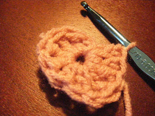  How to crochet a heart & make an easy bookmark