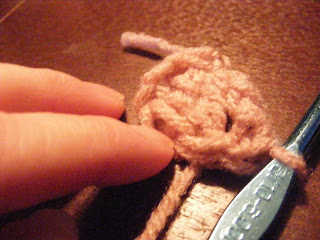  How to crochet a heart & make an easy bookmark
