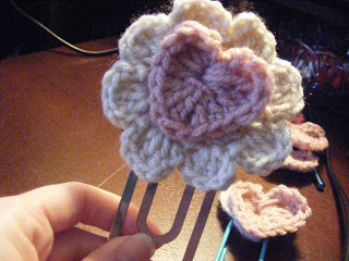  How to crochet a heart & make an easy bookmark