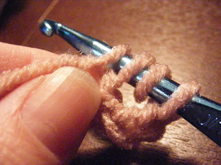  How to crochet a heart & make an easy bookmark