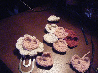  How to crochet a heart & make an easy bookmark