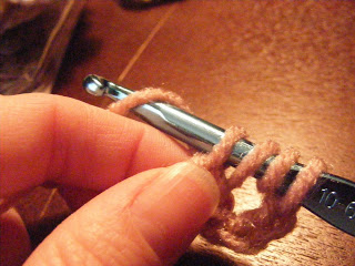  How to crochet a heart & make an easy bookmark
