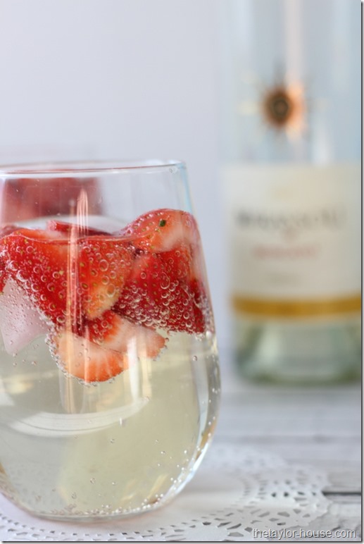 Moscato Spritzer, Wine Spritzer, Mirassou, Moscato Wine Spritzer