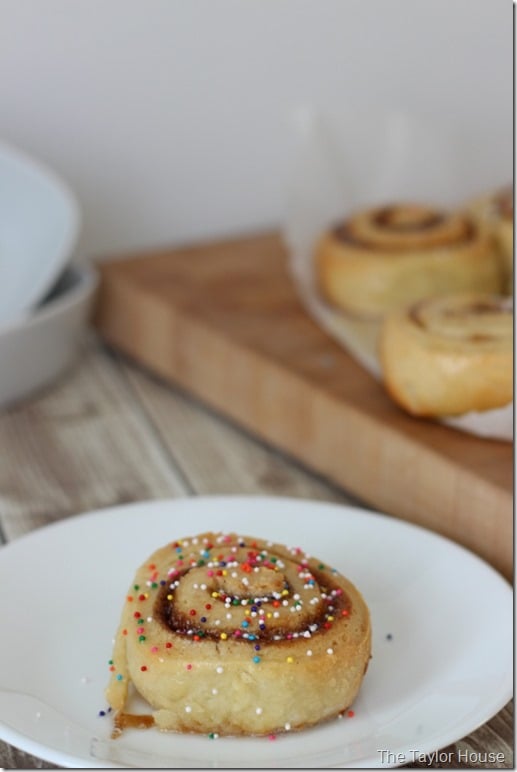 Homemade Cinnamon Rolls, Easy Homemade Cinnamon Rolls, Easy Cinnamon Rolls