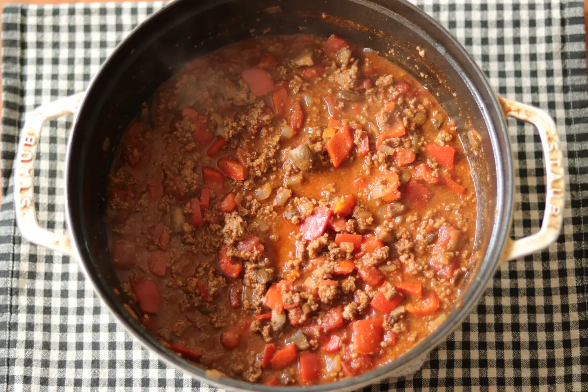 All of the ingredients for low carb chili after it has simmered for one hour.