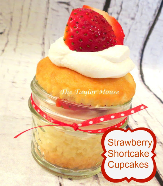 strawberry Strawberry Shortcake Cupcakes #CoolWhipFrosting #Cbias